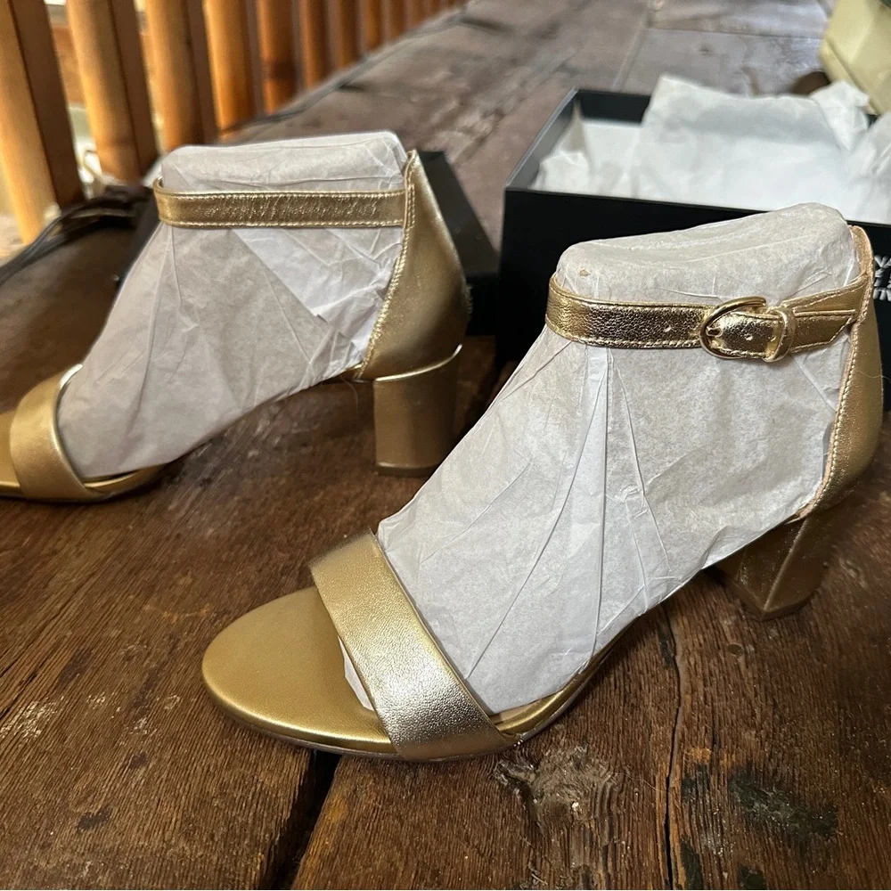 Naturalizer elegant metallic